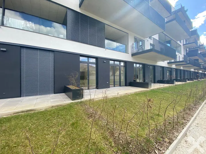 Zimmer - Küche - Terrasse