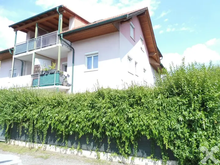 Wohnhaus in gepflegtem, ruhigem Umfeld