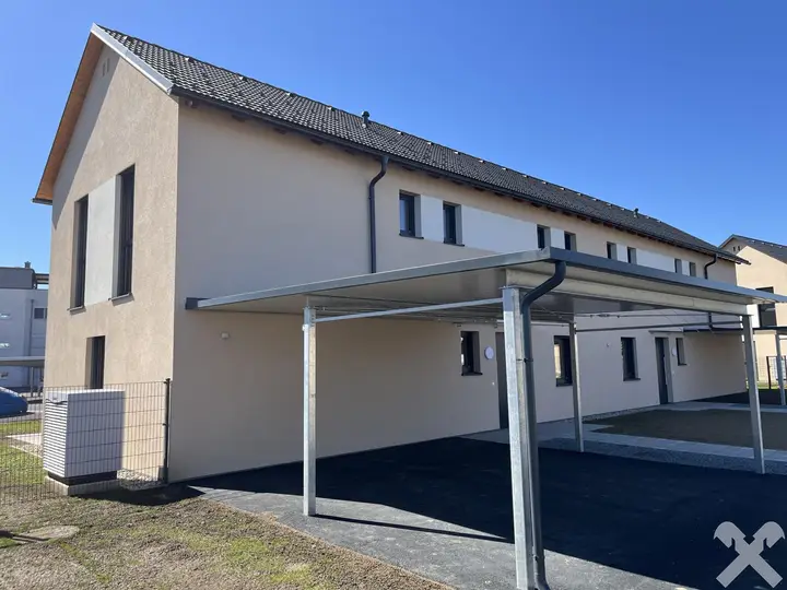 Vorderansicht DHH mit Carport