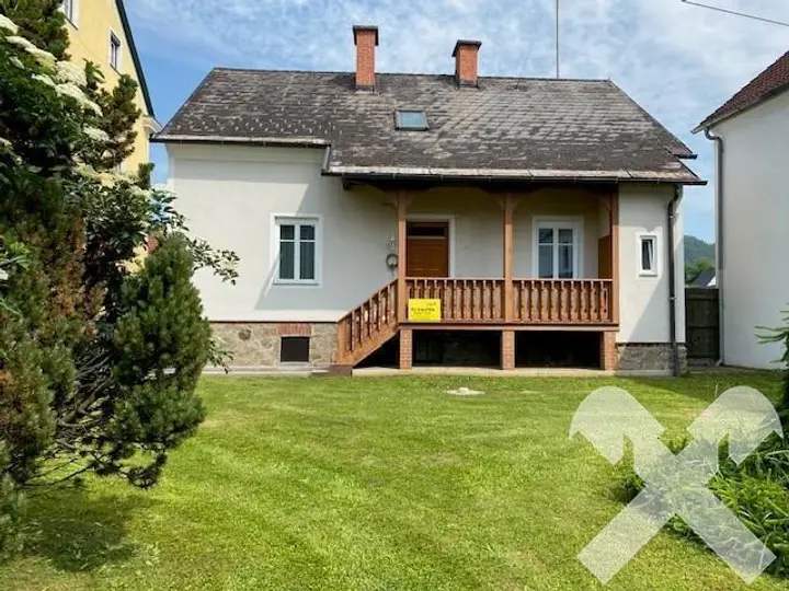 Haus gartenseitig