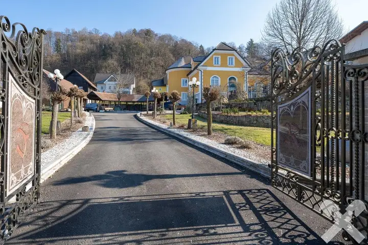 Einfahrtstor