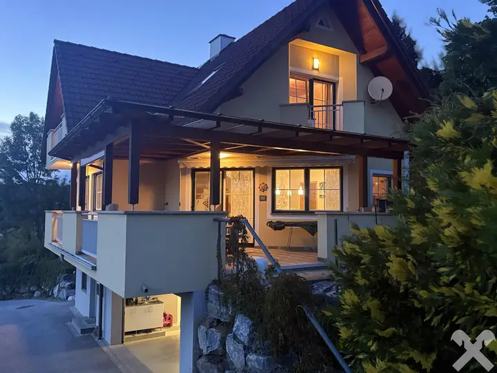 Vorderansicht Wohnhaus