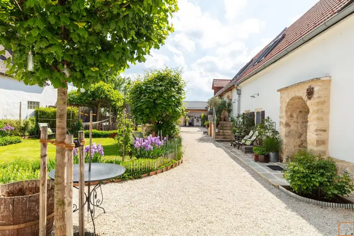 Gebäude und Garten