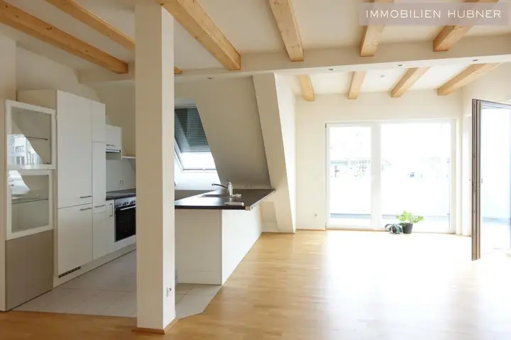 Wohnzimmer, Blick zur Terrasse