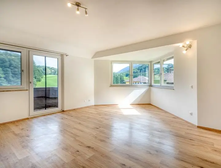 HP1-3-Zimmer-Wohnung-Hof-bei-Salzburg-Wohnzimmer
