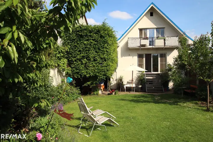 Haus Gartenansicht