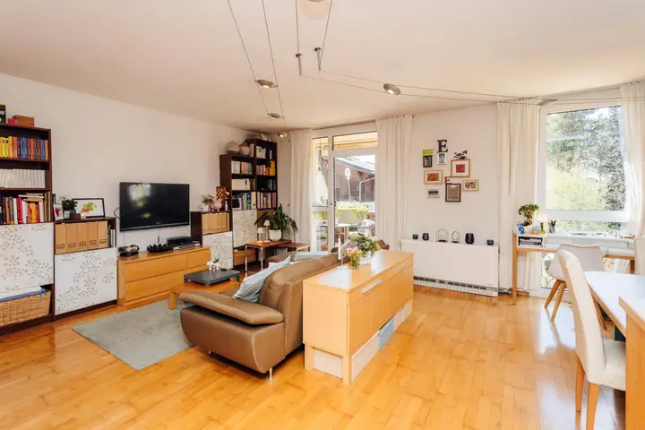 Wohnzimmer mit Terrasse