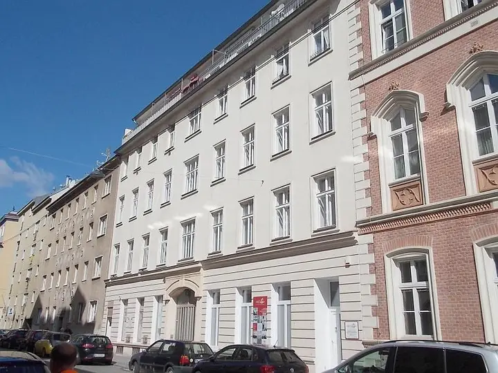 a Haus Karolinengasse