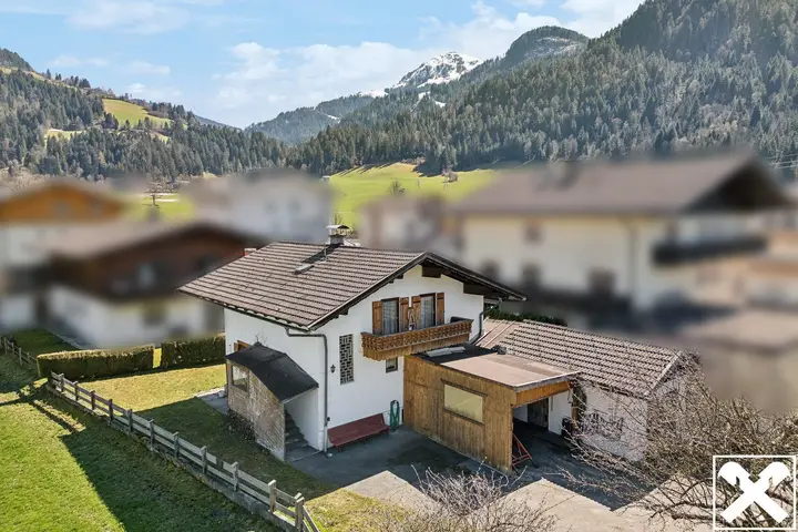 Eingang Garage mit Blick zur Hohen Salve