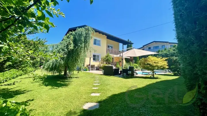 Ansicht mit Garten