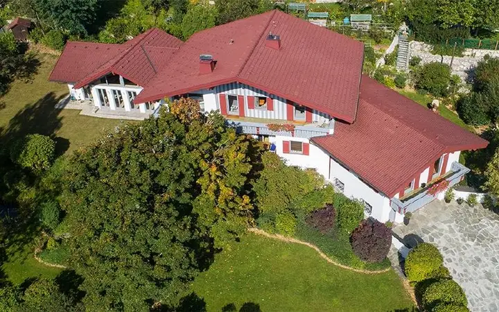 Villa-Henndorf-Hausansicht