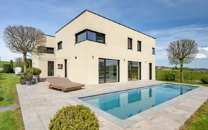 Poolvilla-Trumer-Seen-Ansicht
