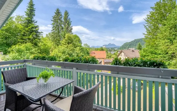 2-Zimmer-Dachgeschoßwohnung-Parsch-Balkon-Aussicht