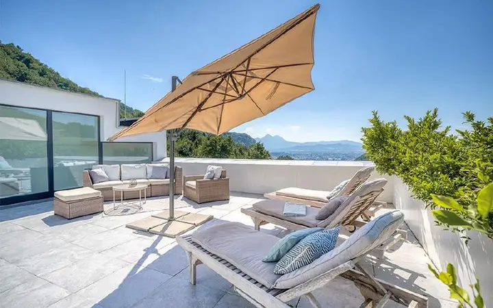 HP1-4-Zimmer-Dachterrassenwohnung-Guggenthal-Dachterrasse