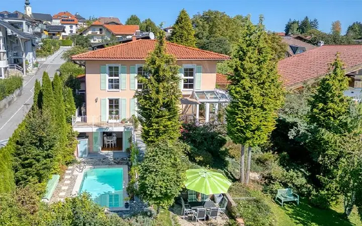 HP1-Einfamilienhaus-Salzburg-Elixhausen-Aussenansicht-Garten