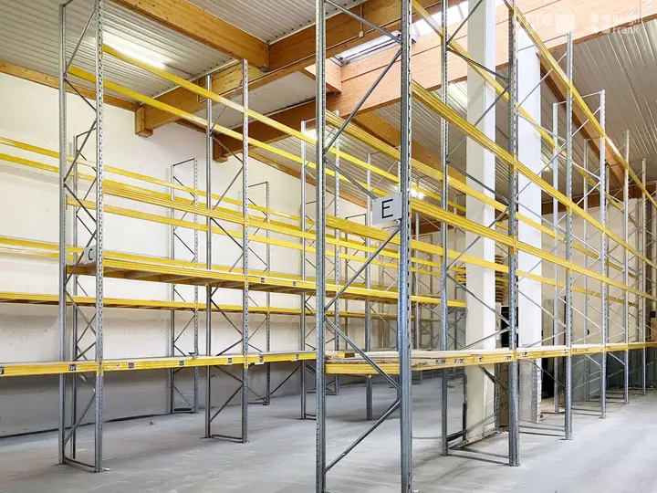 Halle 7 Regalierung