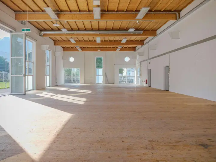 Lager-/Produktionshalle