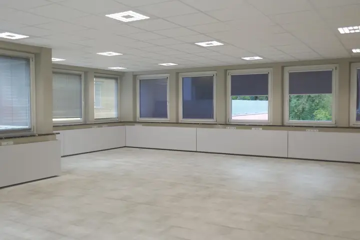 großzügiger Büroraum