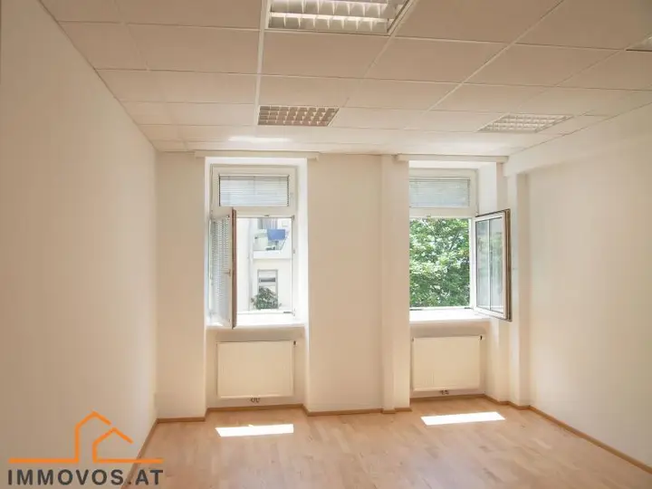 Bürozimmer 1.jpg