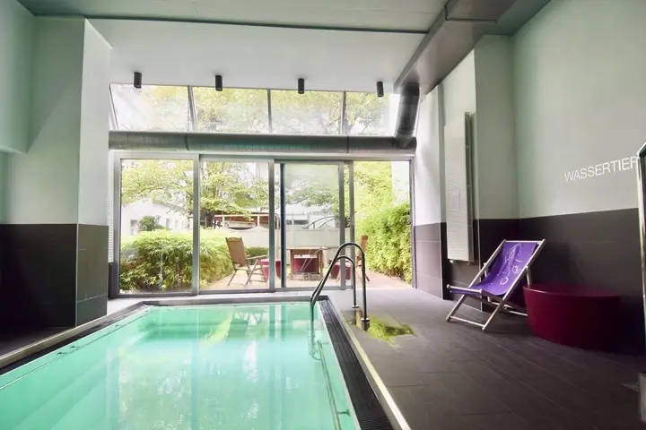 Indoor-Pool