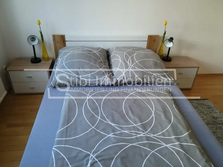 Schlafzimmer 1