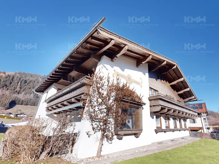 Exp-1392-Großzügiges-Wohnhaus-mit-viel-Potential-in-Neukirchen (7)