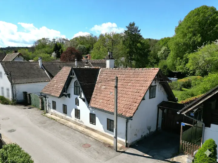 ENTZÜCKENDES HAUS AUF GROSSEM GRUND Obj.Nr. 4189