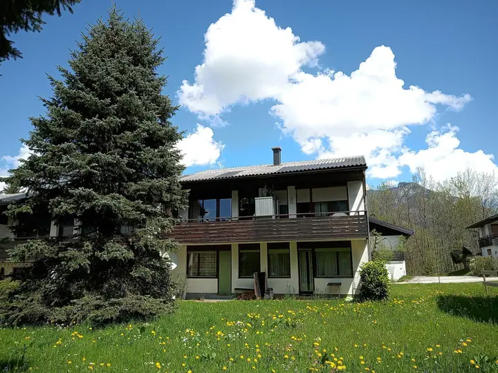 Gemeinsamer Garten beim Haus