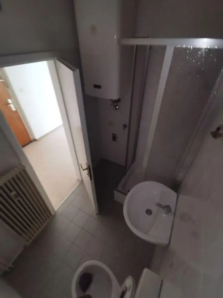totibi meam 9401 Bad WC.jpg