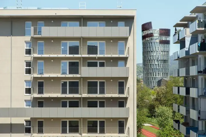 inbiau chka 38202 1 DJAKOB 0970 haus2.jpg
