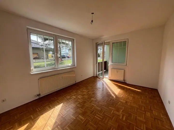 totibi ansc 7101 Straß 27 5 Wohnzimmer.jpg