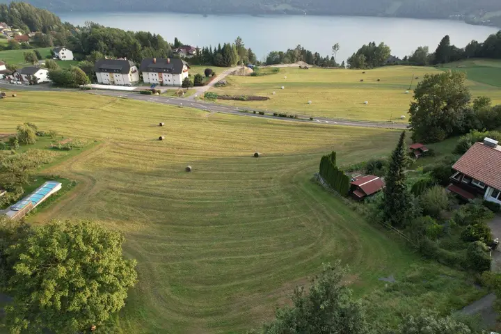 Grundstück