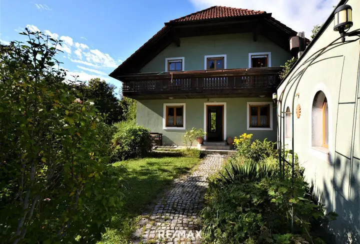 Haus straßenseitig