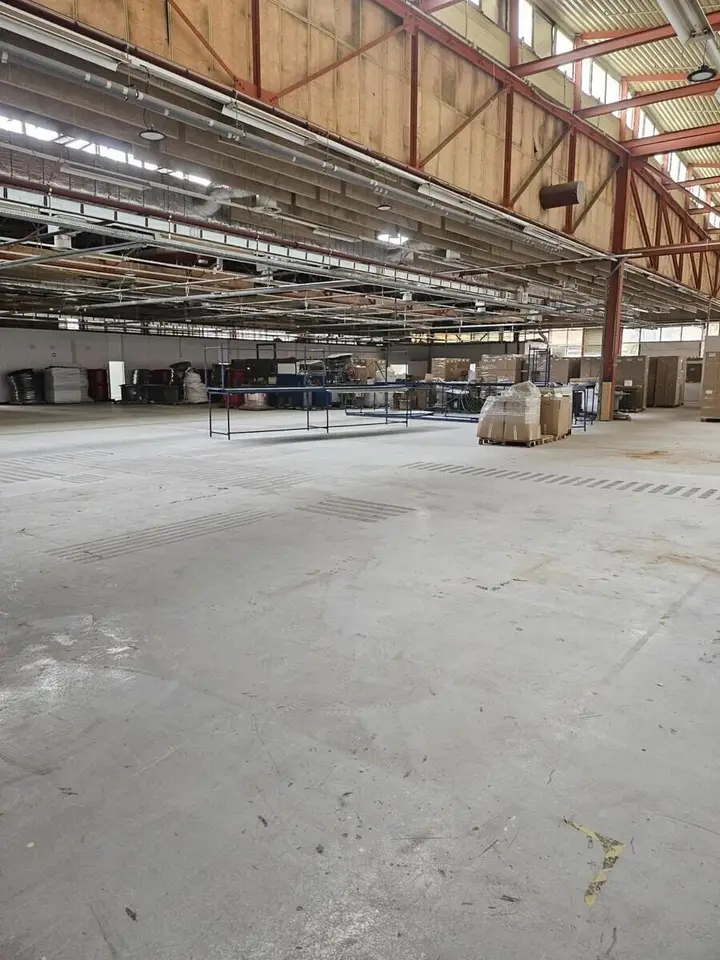 Halle 1