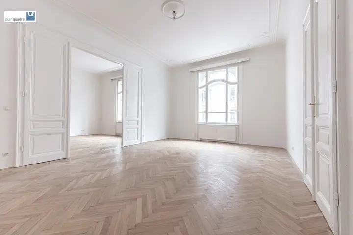 Zimmer 1 (gem. Grundriss-Skizze; ca. 32,50 m²)