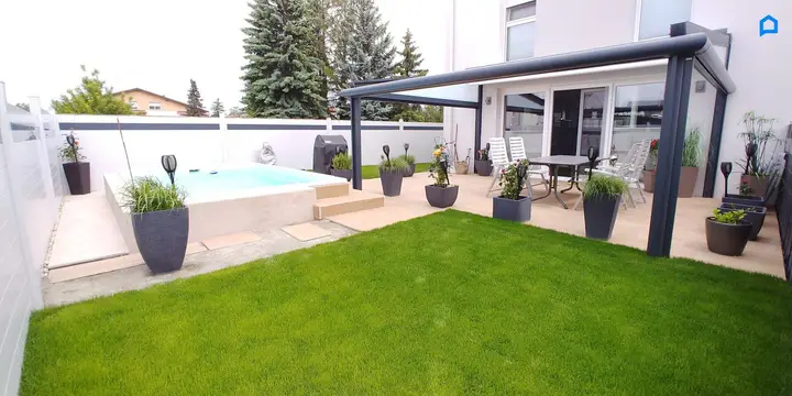 Garten mit Pool