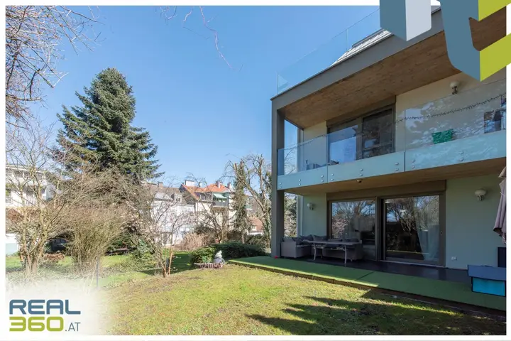 Terrasse mit Garten