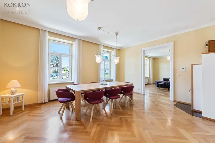 Esszimmer mit Kachelofen (Zimmer 1)