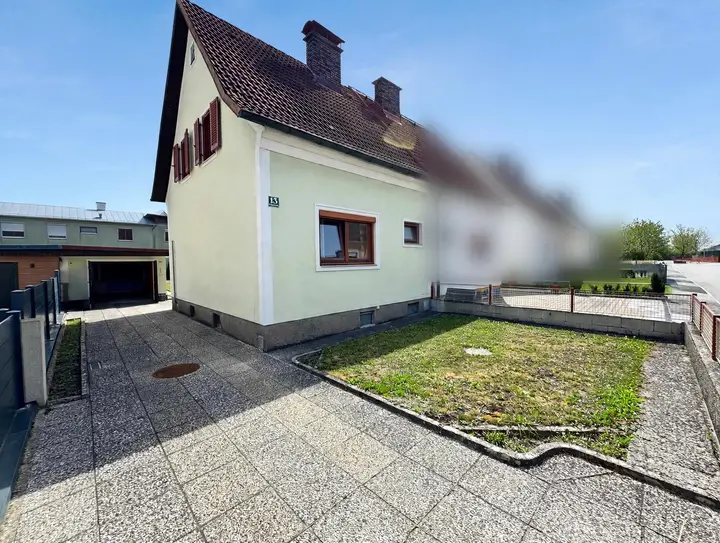 Haus13_Himmel_SCHARF_nur_Haeuser.jpg