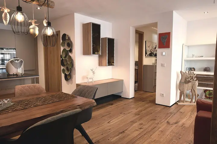 Wohn-/Ess-/Küchenbereich
