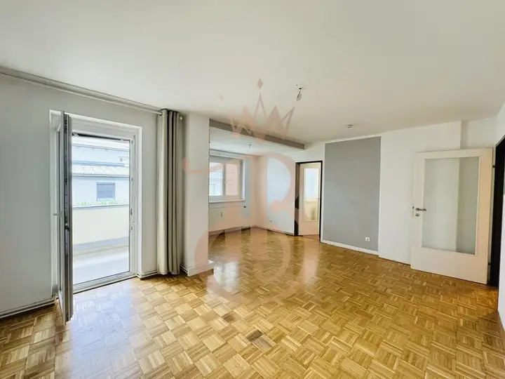 Wohnzimmer mit Süd- Loggia