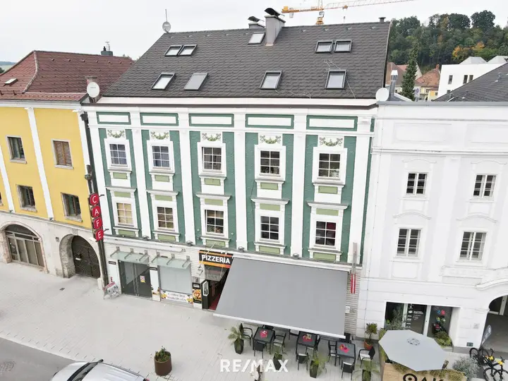 Wohn- und Geschäftshaus