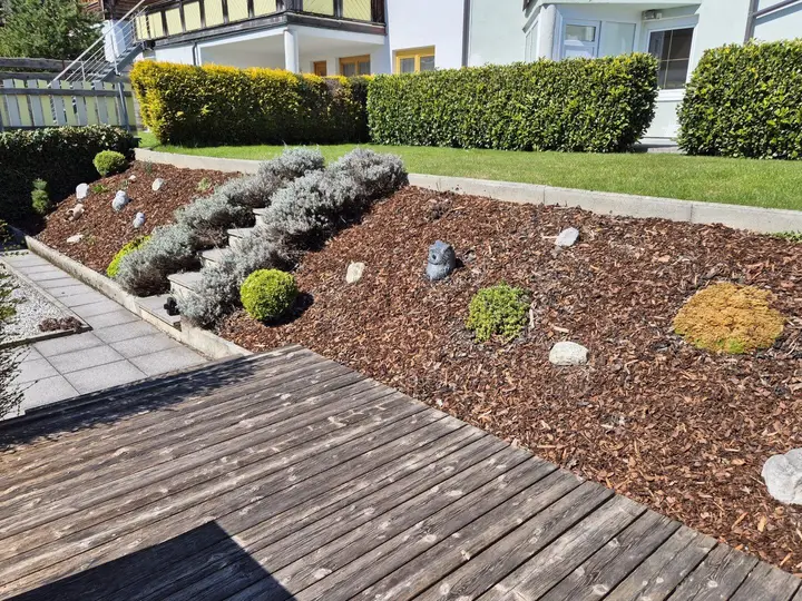 Terrasse und Garten Südseite