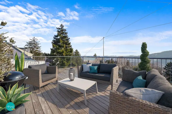 Dachterrasse KI gestaged