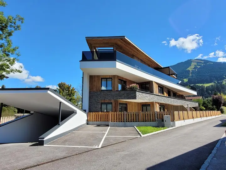 112 Haus aussen Sommer