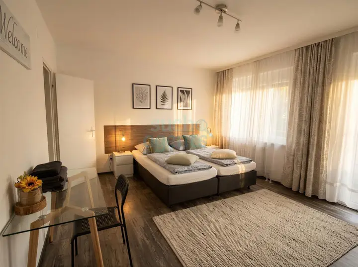 1543 Wohn:Schlafzimmer