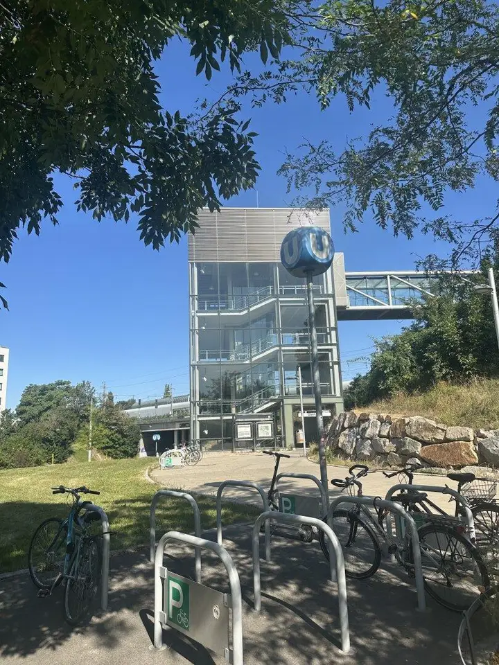 120 Meter zur U1 Stadtion Oberlaa