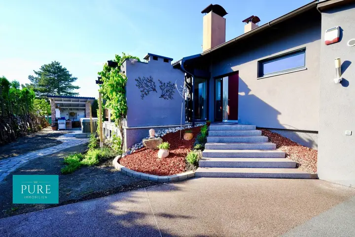 Bungalow mit Schwimmteich in Grünruhelage