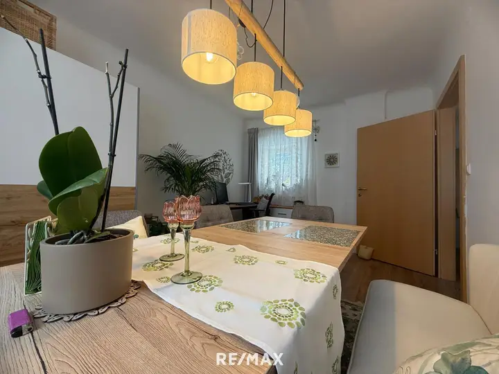 2 Esszimmer