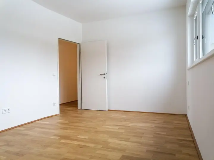 Top 1 - Blick vom Schlafzimmer in Richtung Wohnbereich